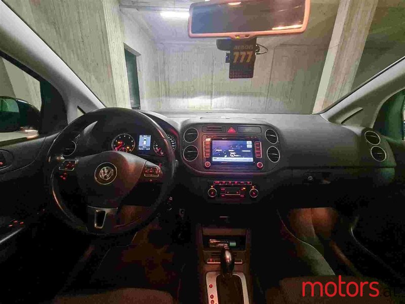 2012' Volkswagen Golf Plus photo #5