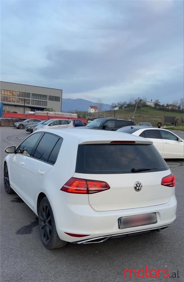 2014' Volkswagen Golf photo #5