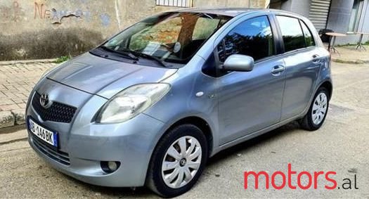 2009' Toyota Yaris photo #1