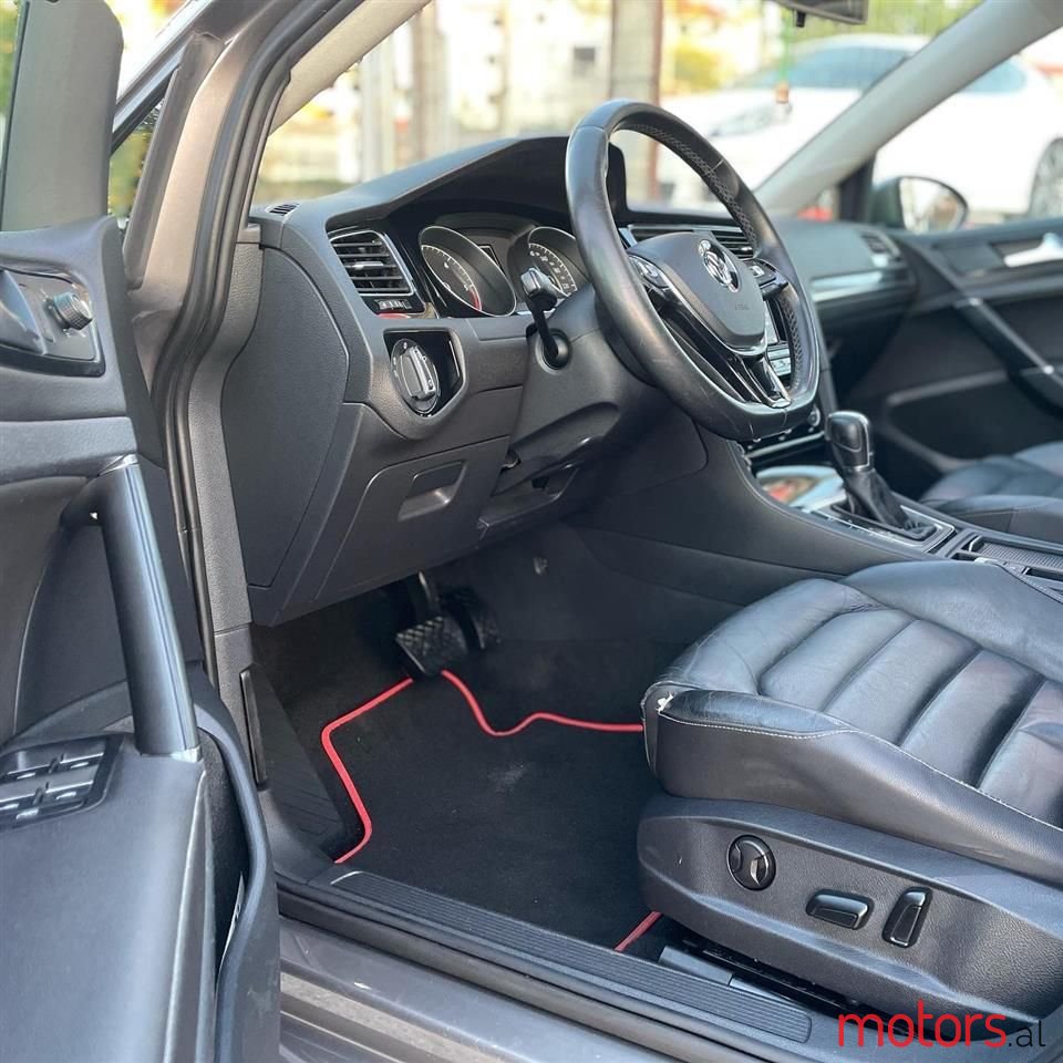 2014' Volkswagen Golf photo #6