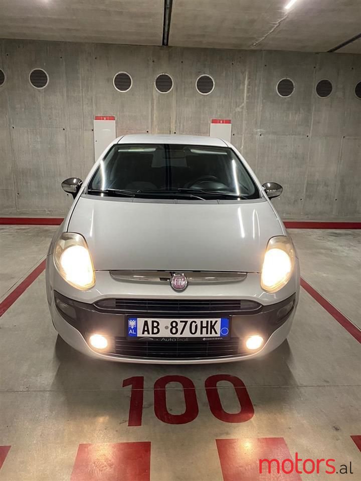 2010' Fiat Punto Evo photo #3