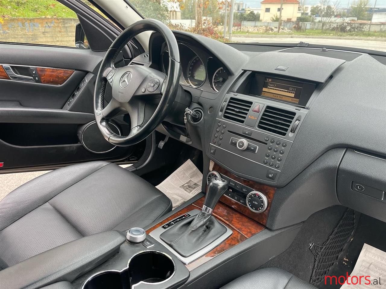 2011' Mercedes-Benz C 250 photo #3