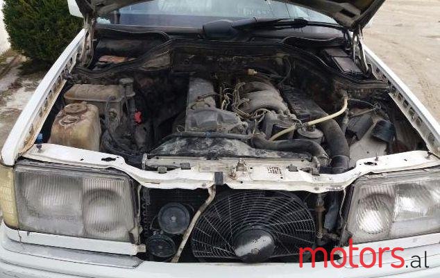 1992' Mercedes-Benz 250 photo #1