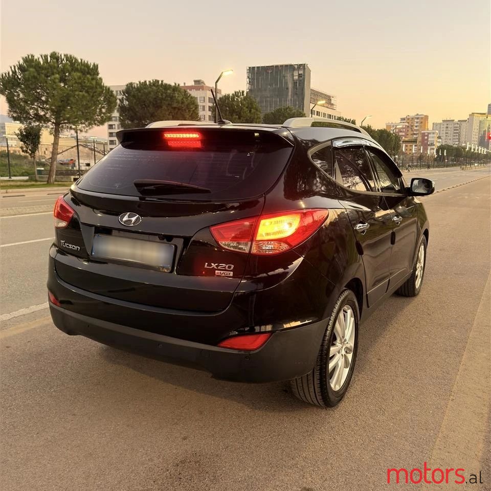 2010' Hyundai Tucson photo #6