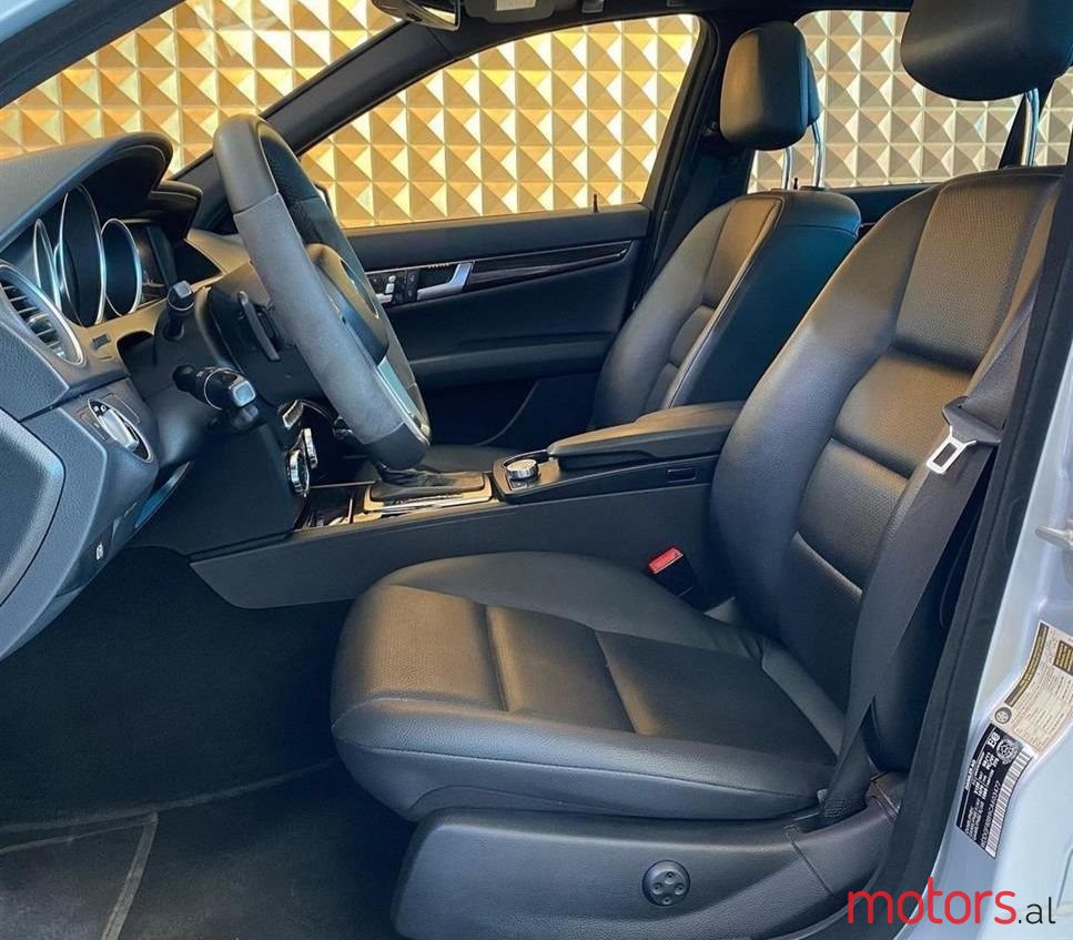 2012' Mercedes-Benz C 300 photo #6