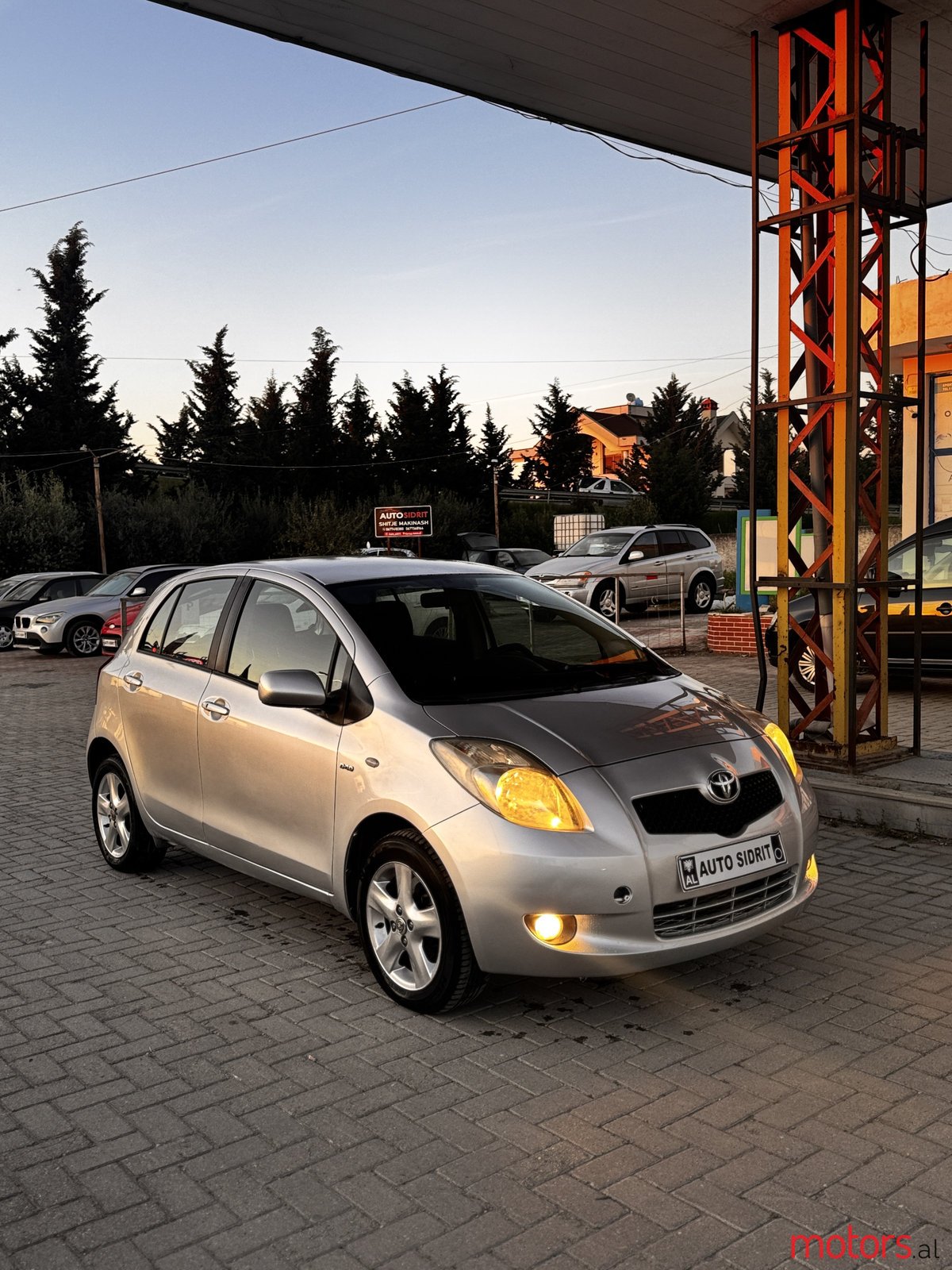 2008' Toyota Yaris photo #2
