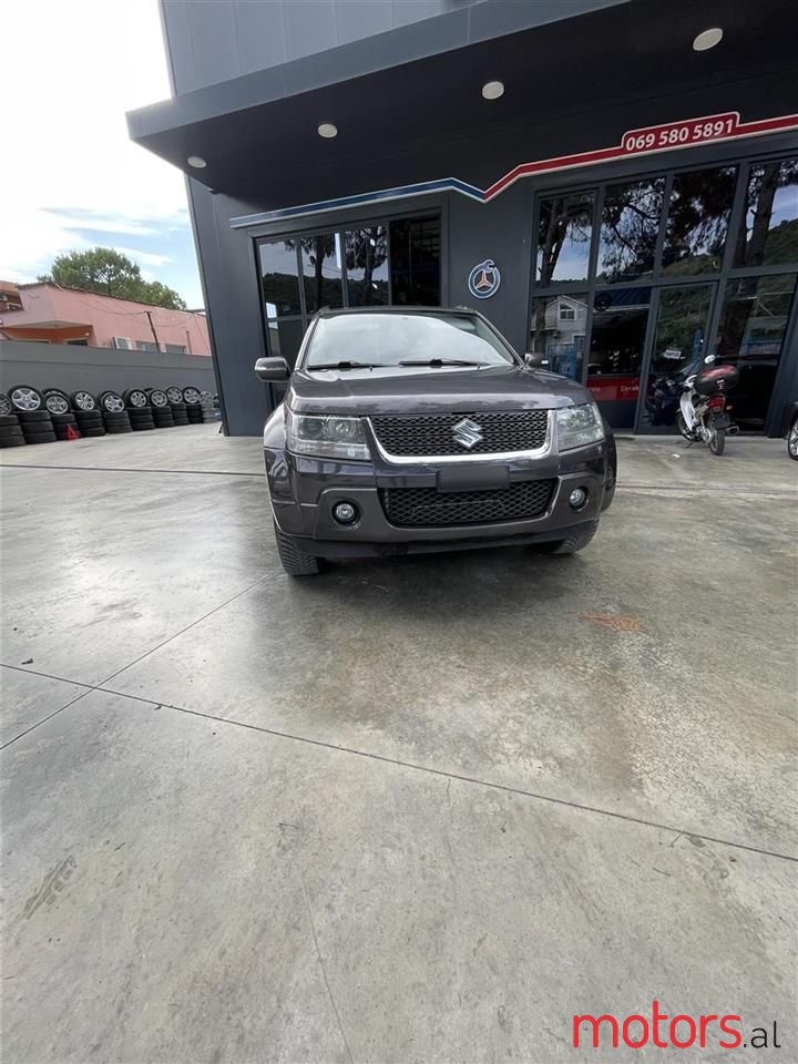 2009' Suzuki Grand Vitara photo #3