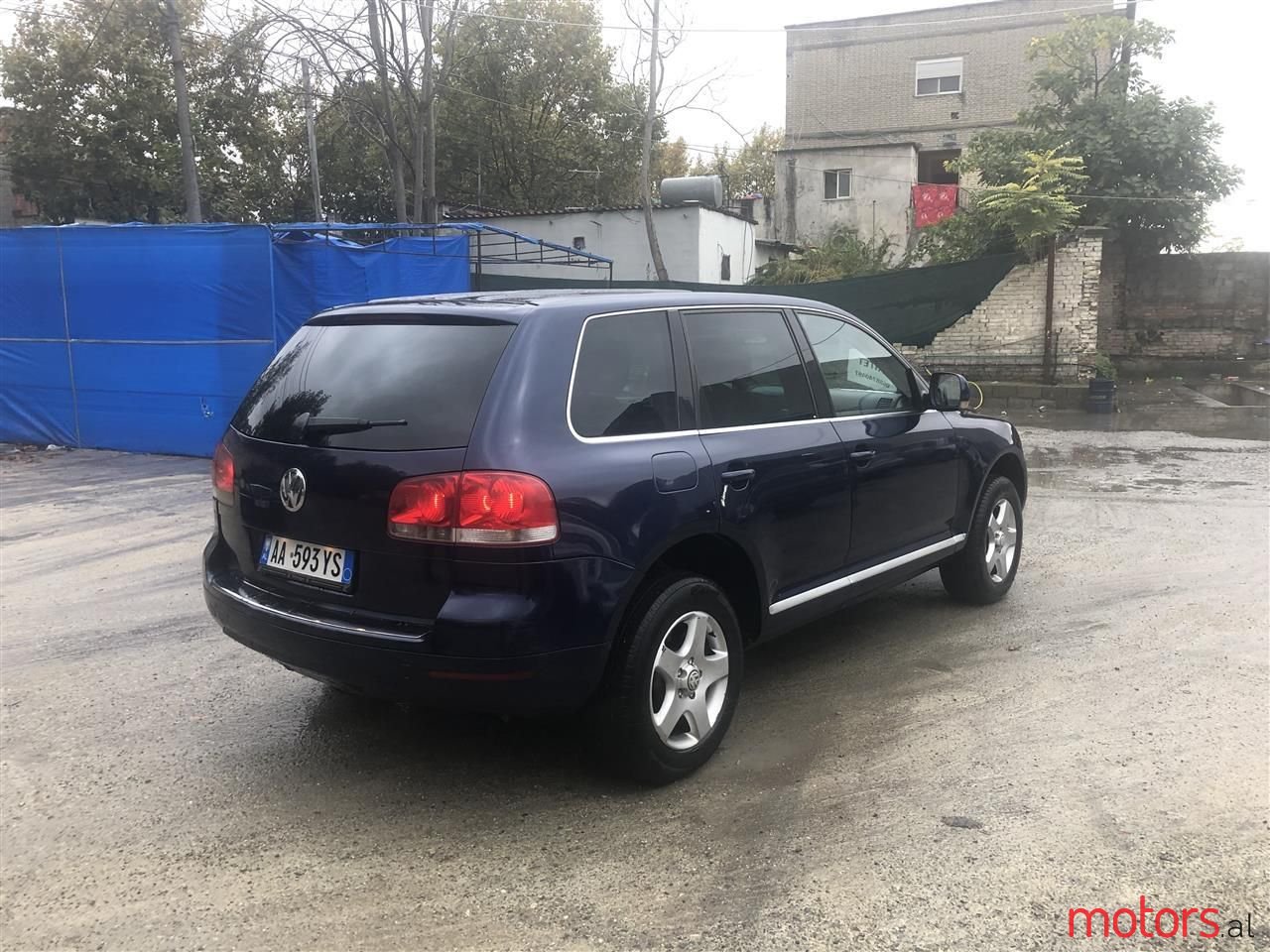 2005' Volkswagen Touareg photo #2