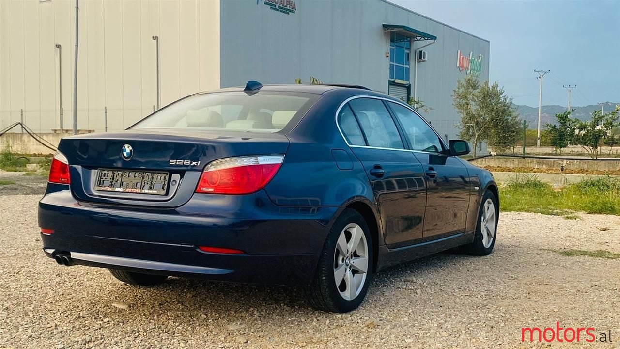 2008' BMW 528 photo #2