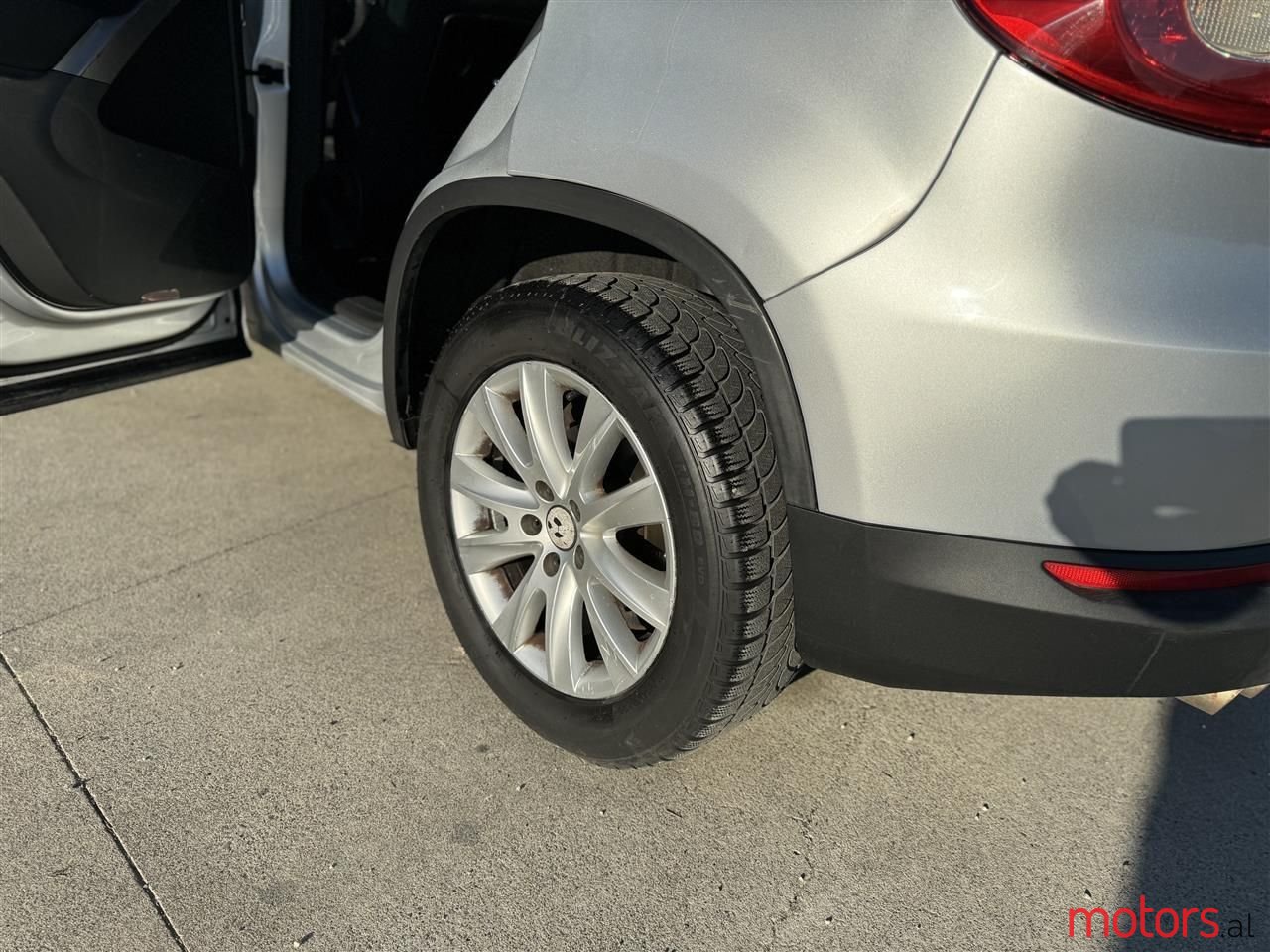 2009' Volkswagen Tiguan photo #3