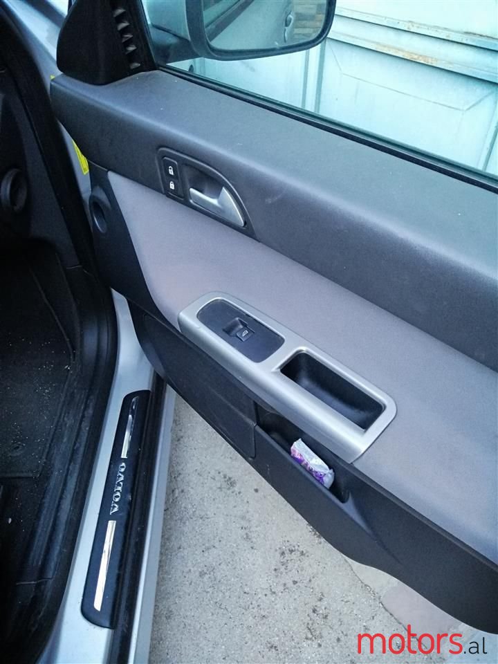 2007' Volvo V50 photo #5