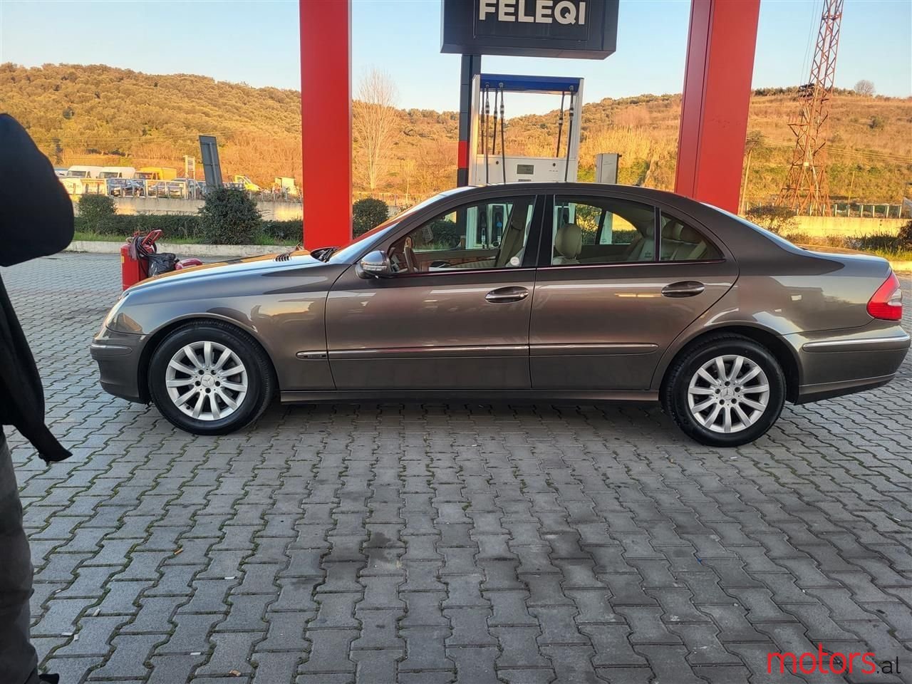 2007' Mercedes-Benz E 220 photo #4