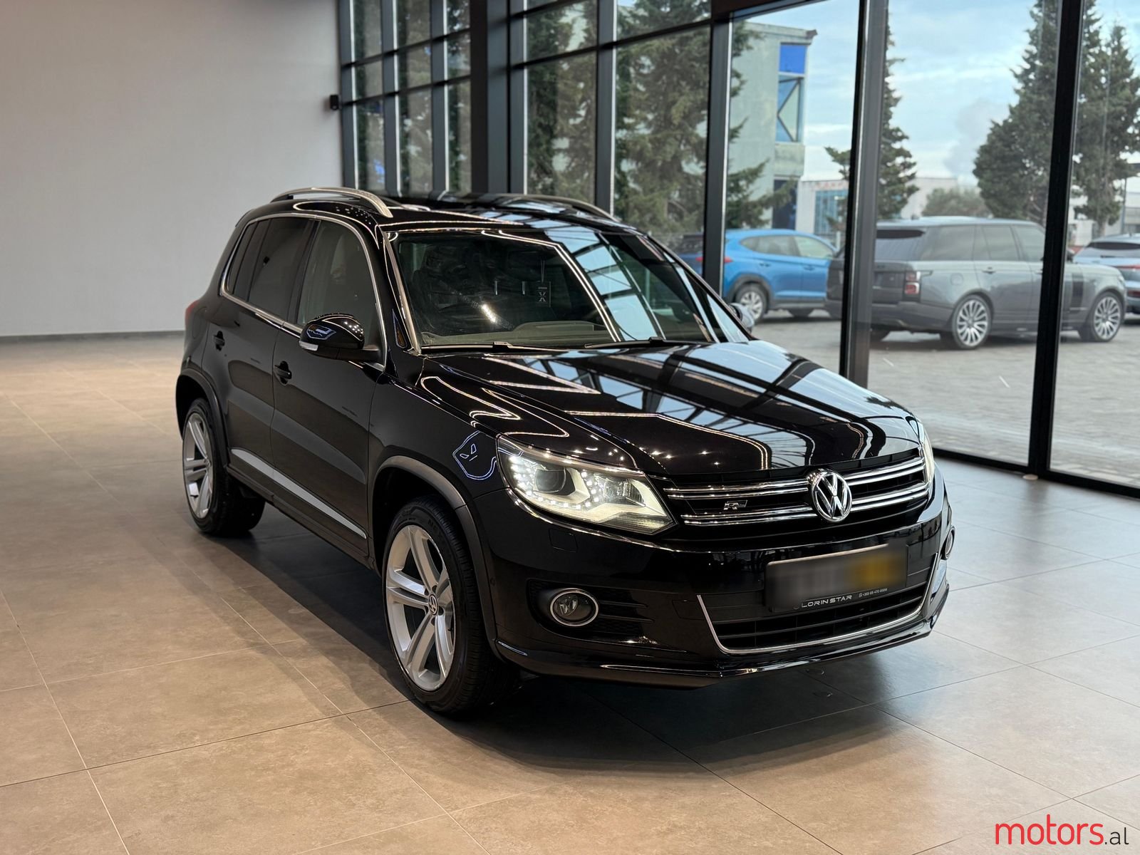 2012' Volkswagen Tiguan photo #6