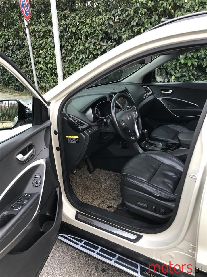 2014' Hyundai Santa Fe photo #3