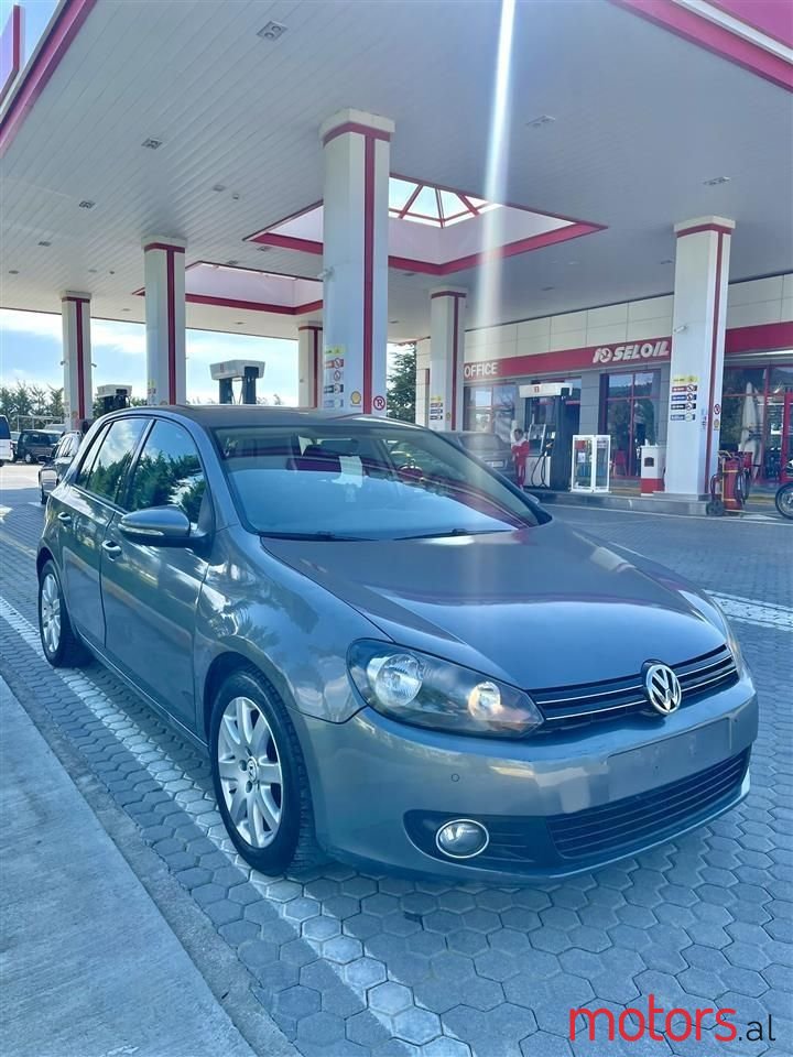 2010' Volkswagen Golf photo #1