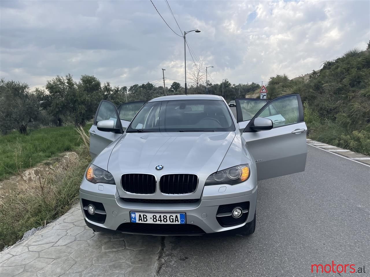 2010' BMW X6 photo #6