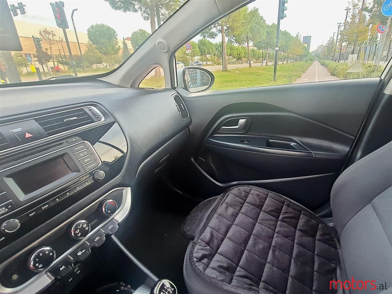 2015' Kia Rio photo #4