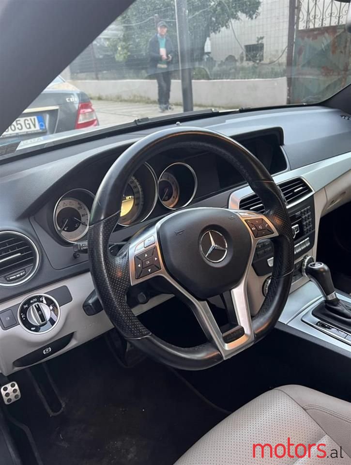 2013' Mercedes-Benz C 250 photo #4