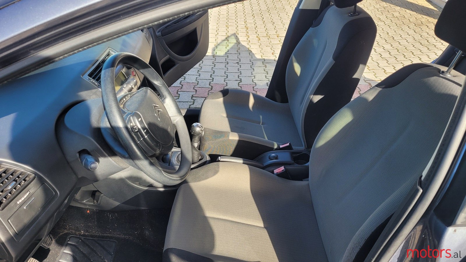 2010' Citroen C4 photo #3