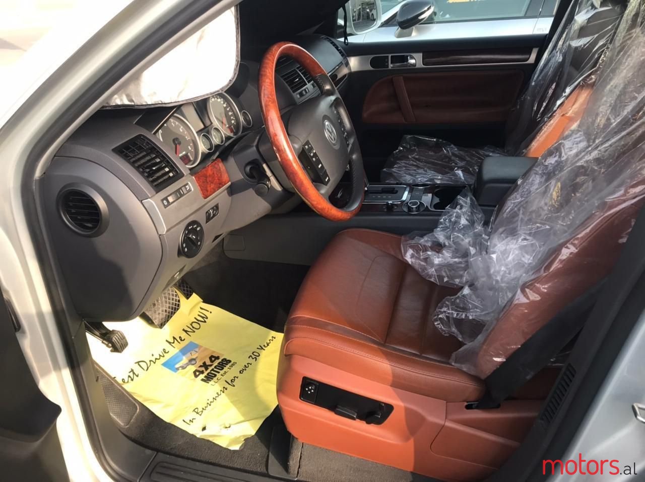 2009' Volkswagen Touareg photo #6