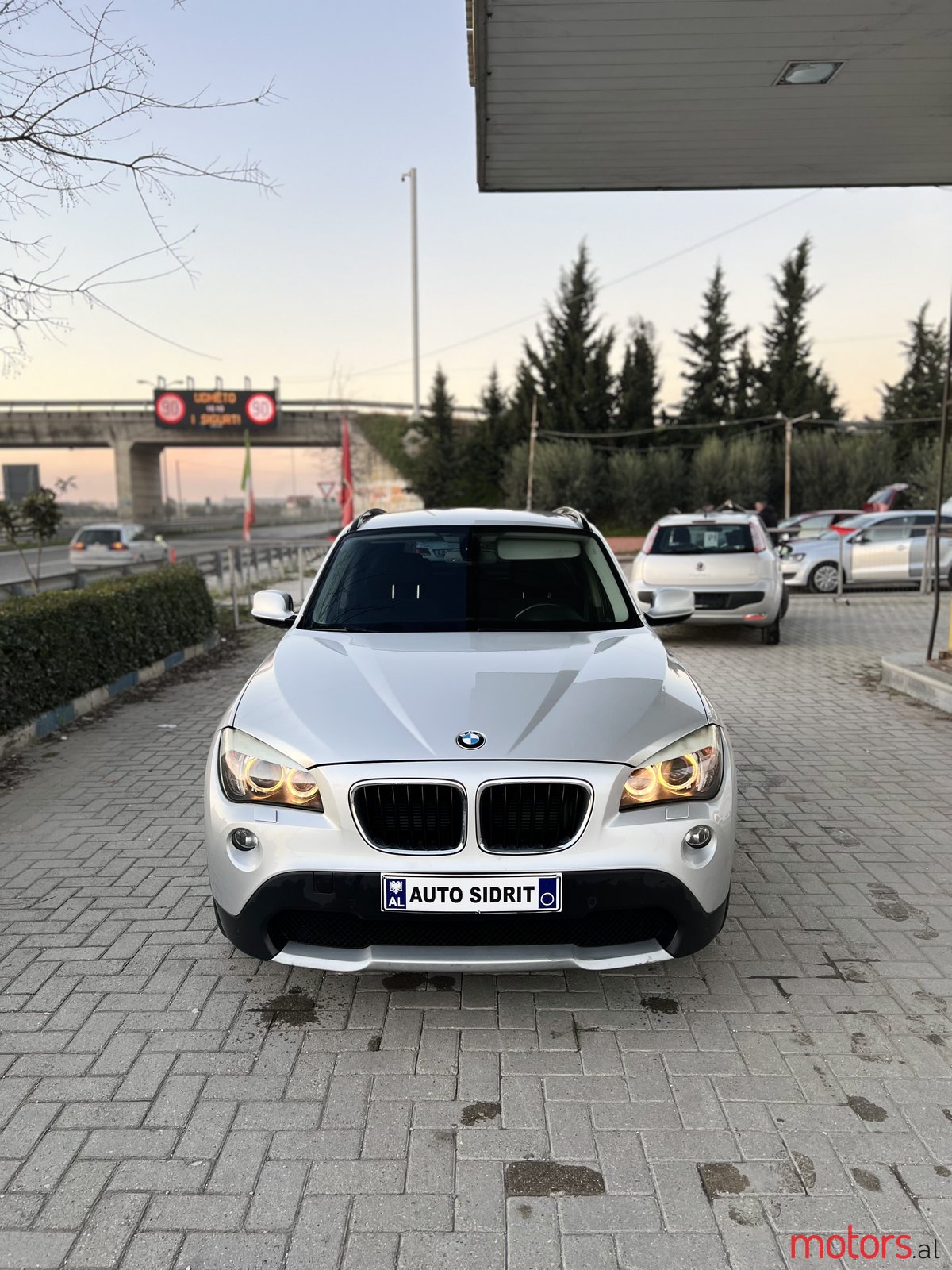 2011' BMW X1 photo #2