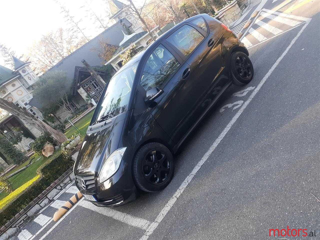 2010' Mercedes-Benz A 180 photo #4