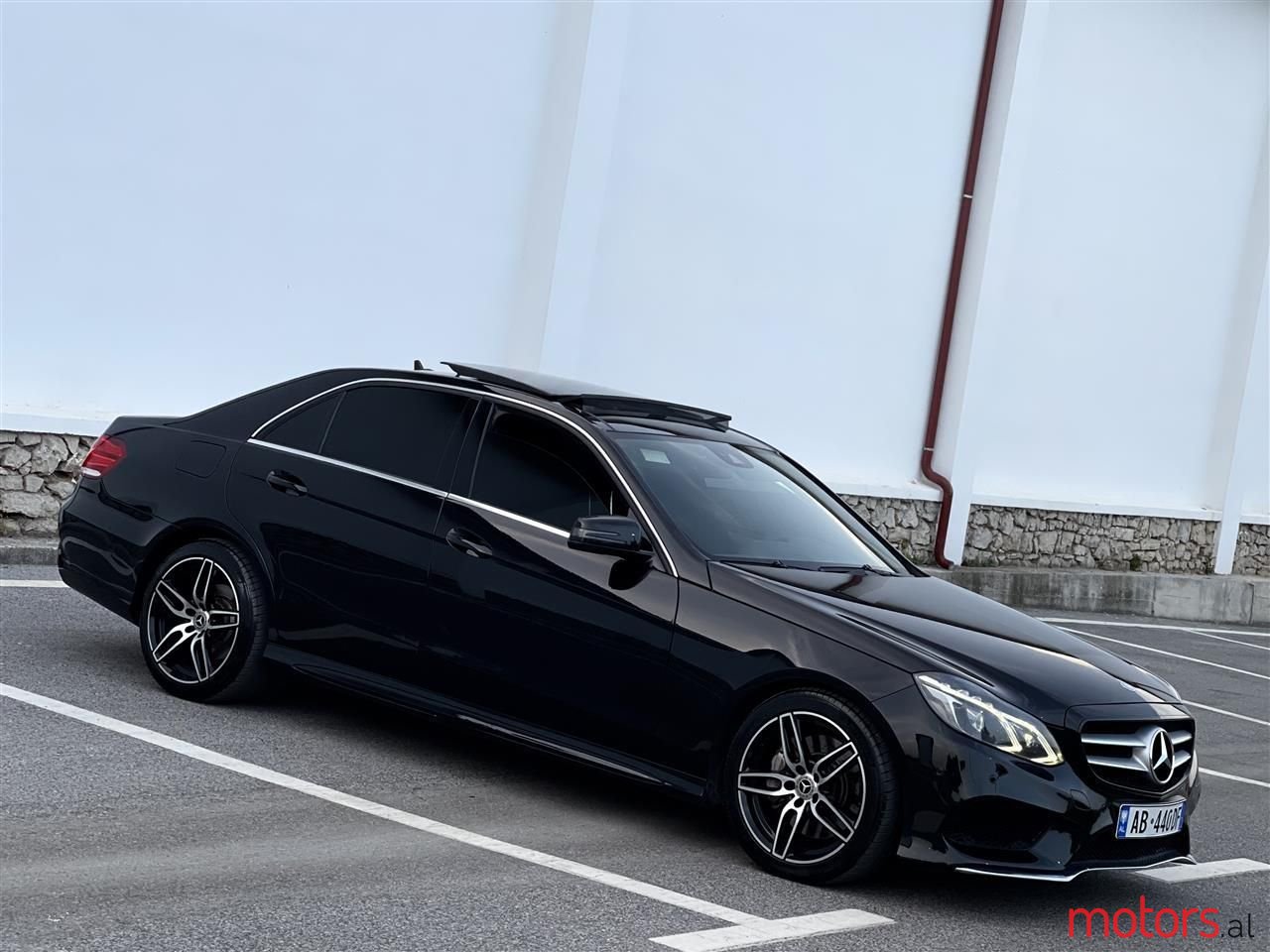 2014' Mercedes-Benz E 350 photo #2