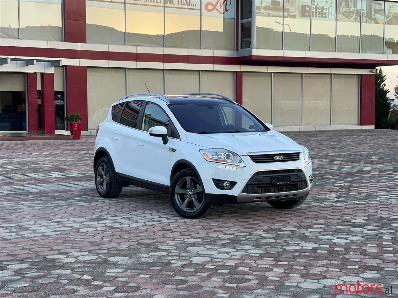 2011' Ford Kuga photo #2