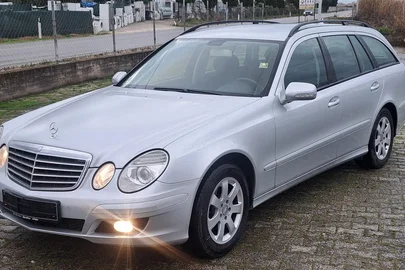 2008' Mercedes-Benz E 200