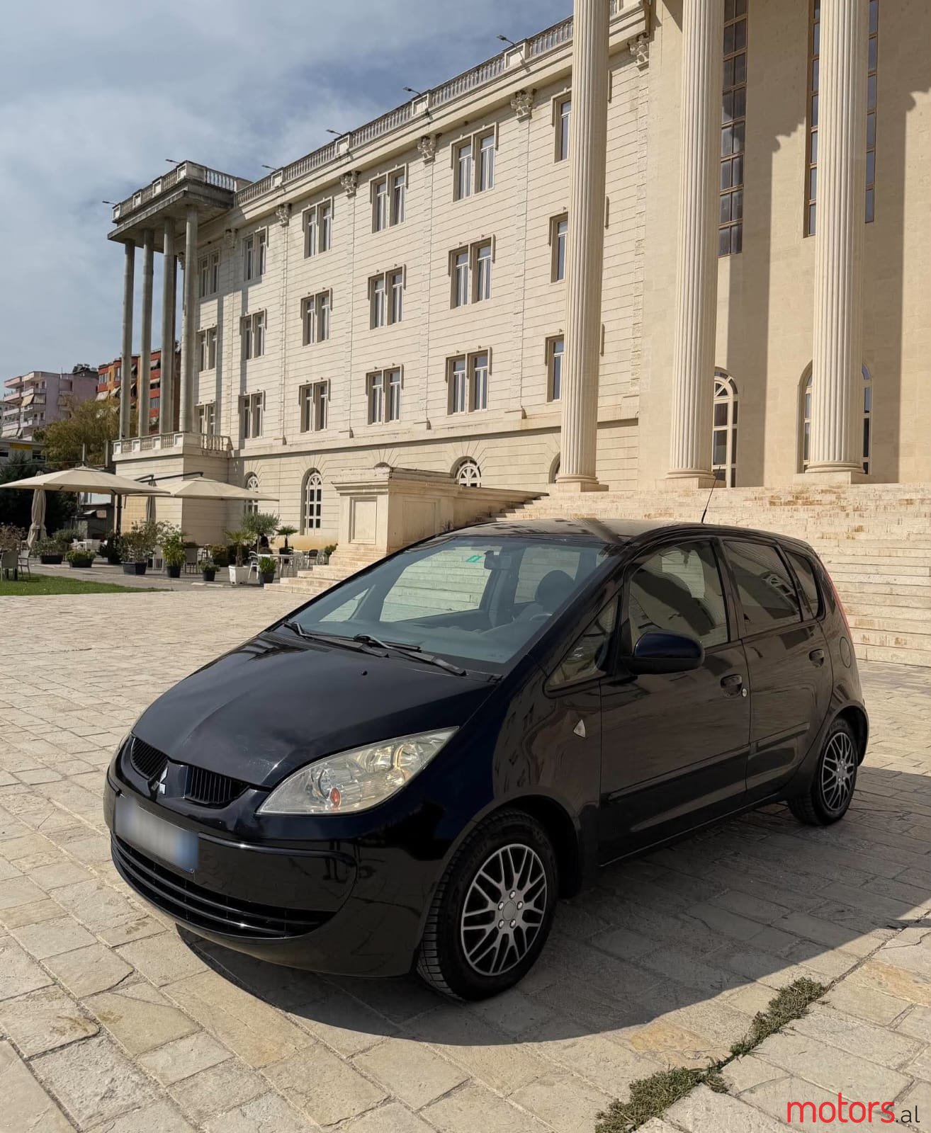 2010' Mitsubishi Colt photo #5