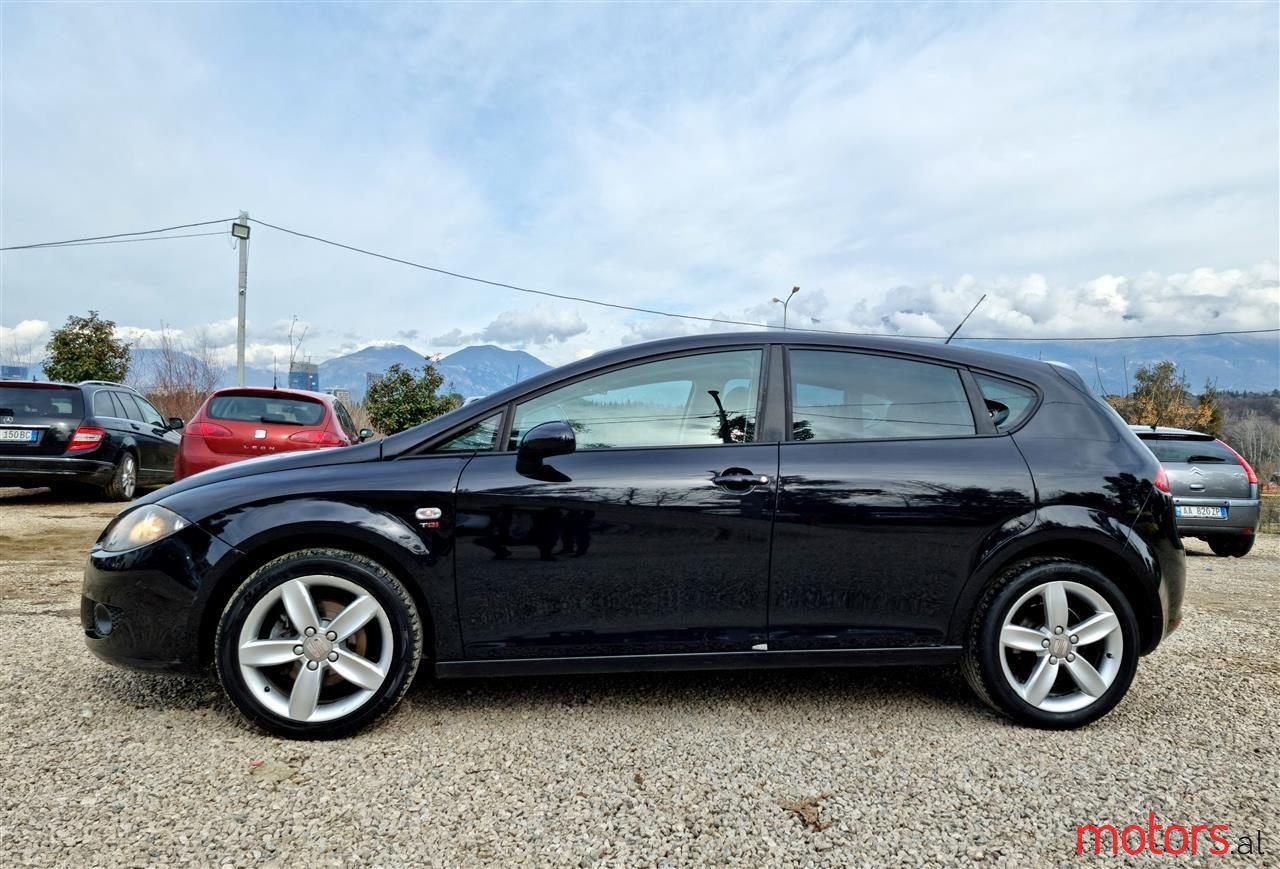 2009' SEAT Leon photo #6