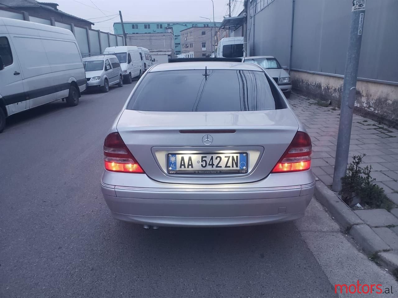 2005' Mercedes-Benz C 220 photo #2