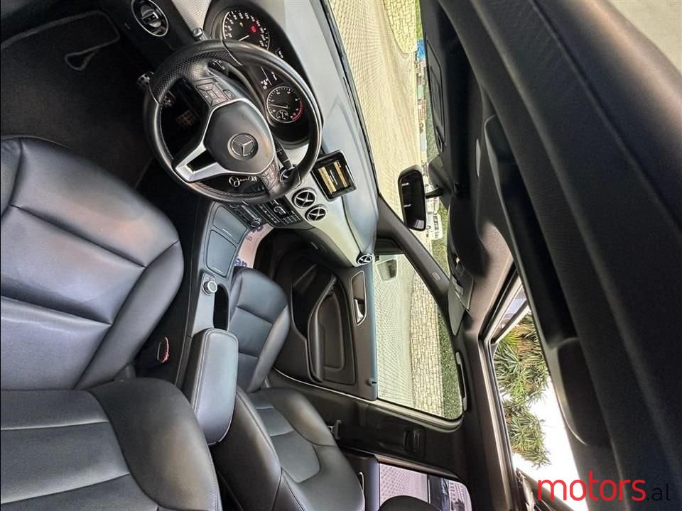 2013' Mercedes-Benz B 200 photo #6