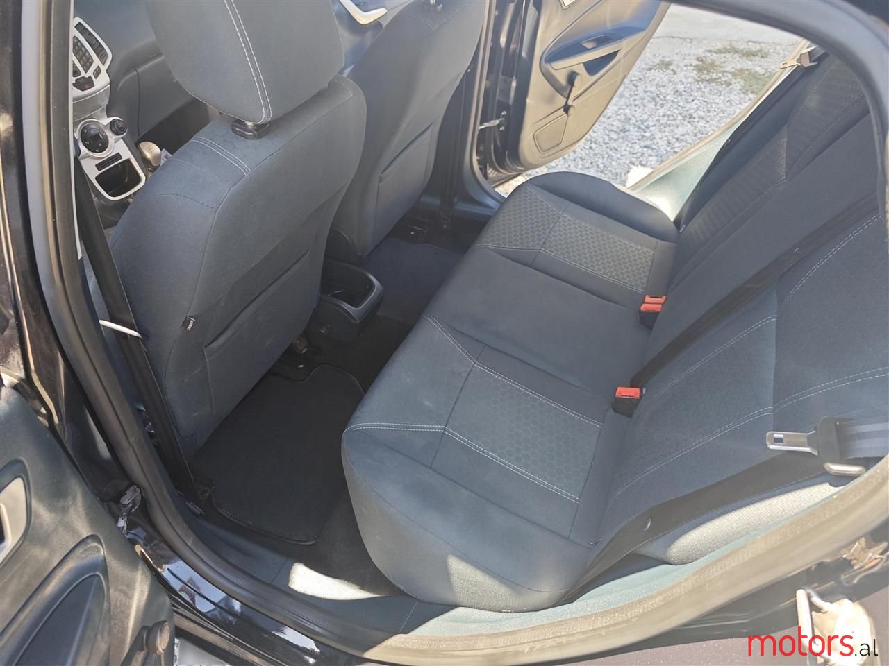 2012' Ford Fiesta photo #4