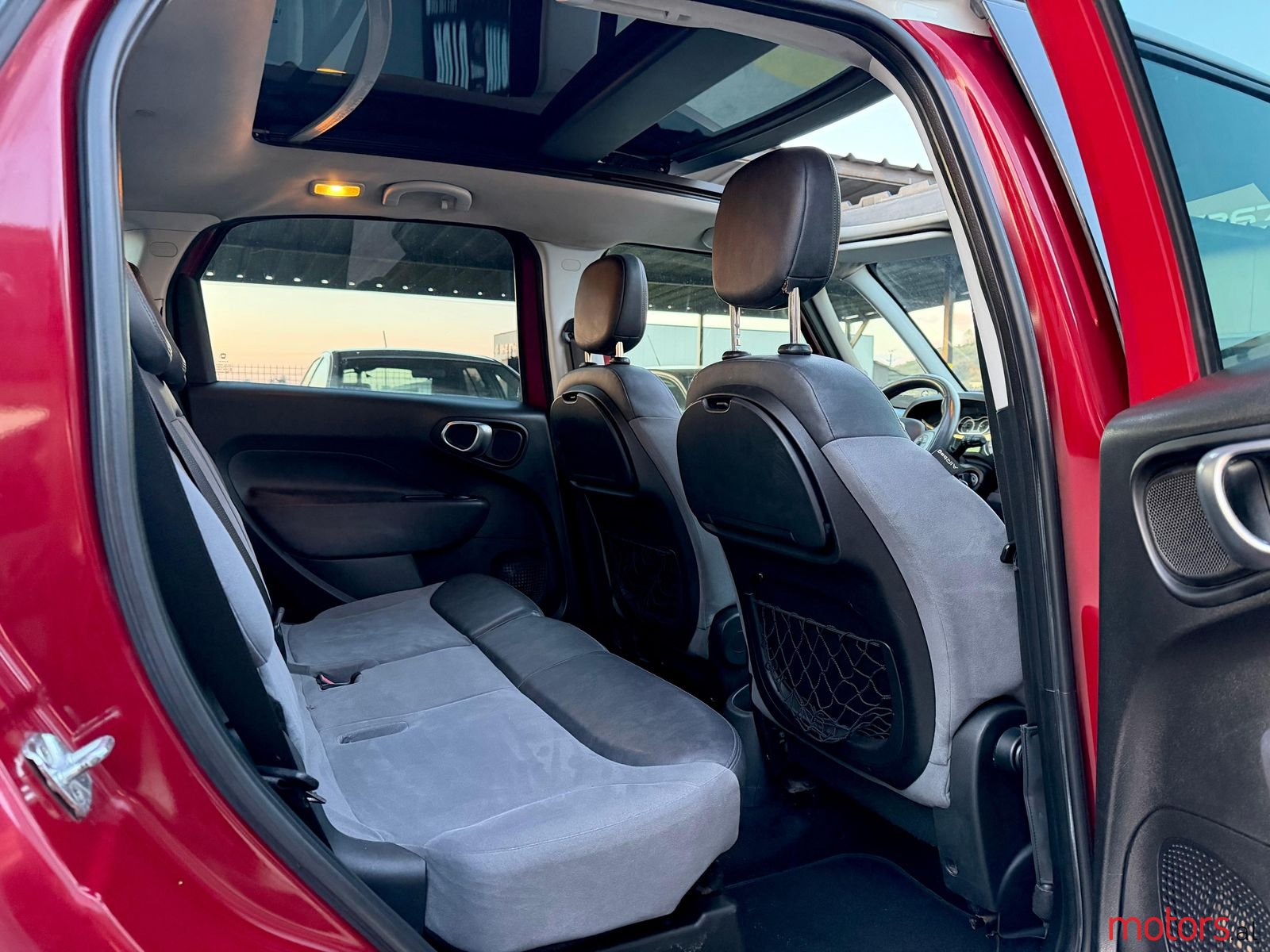 2013' Fiat 500L photo #3