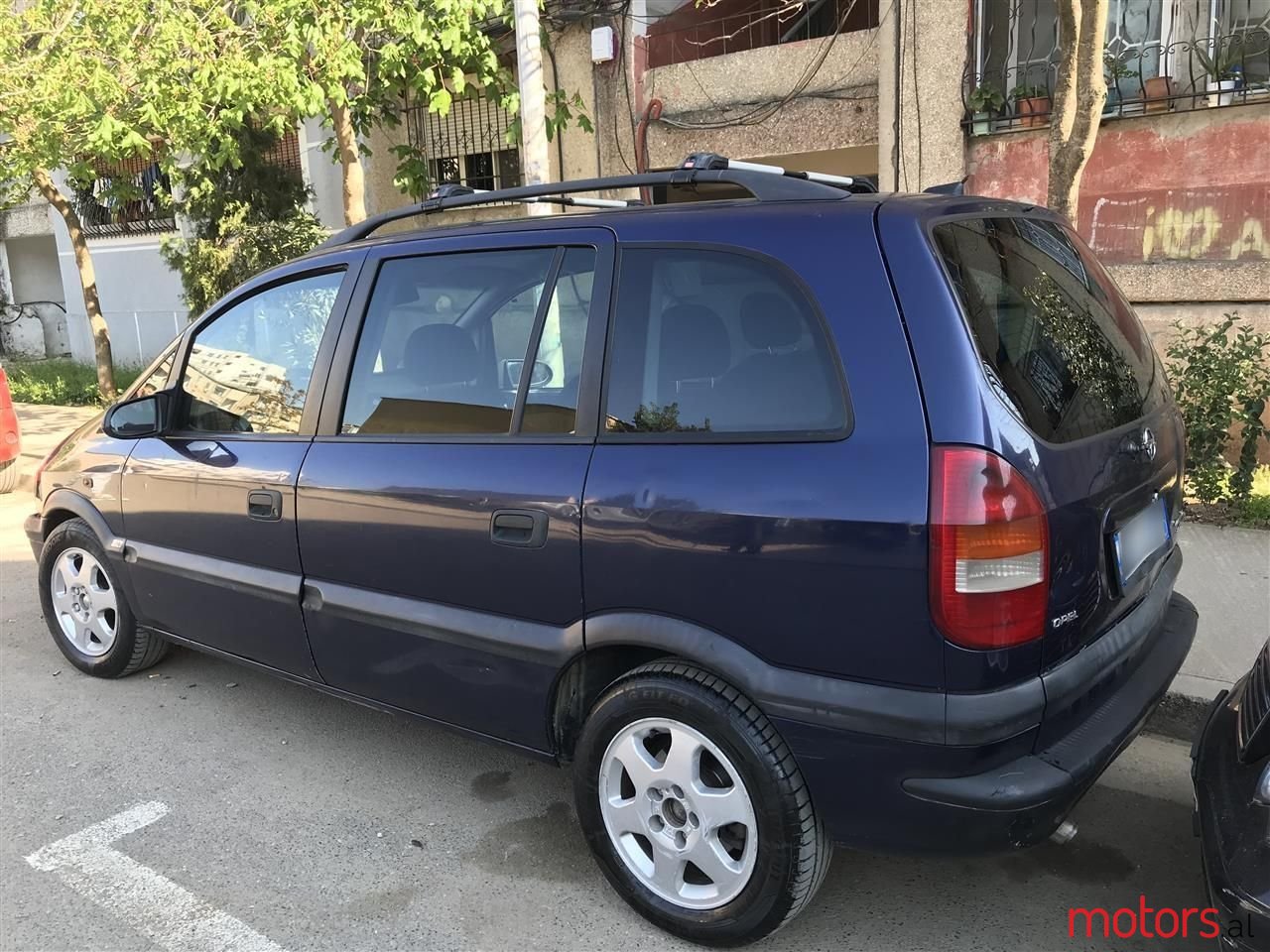 2002' Opel Zafira photo #1