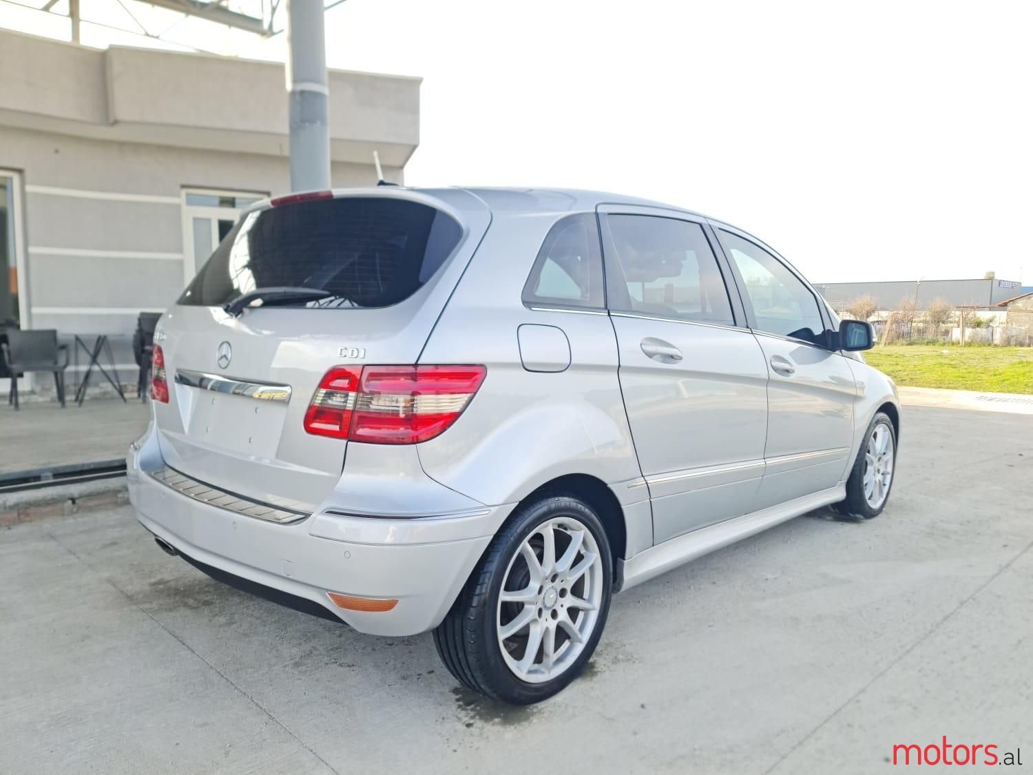2010' Mercedes-Benz B 180 photo #2