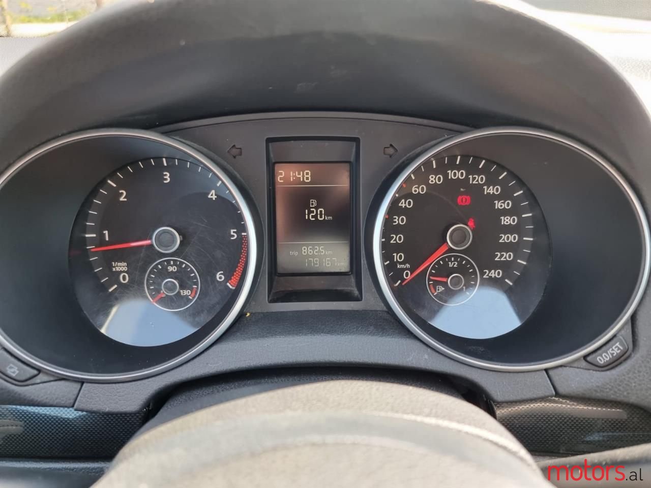 2011' Volkswagen Golf photo #4