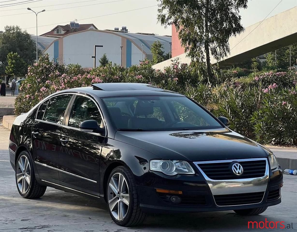2010' Volkswagen Passat photo #5