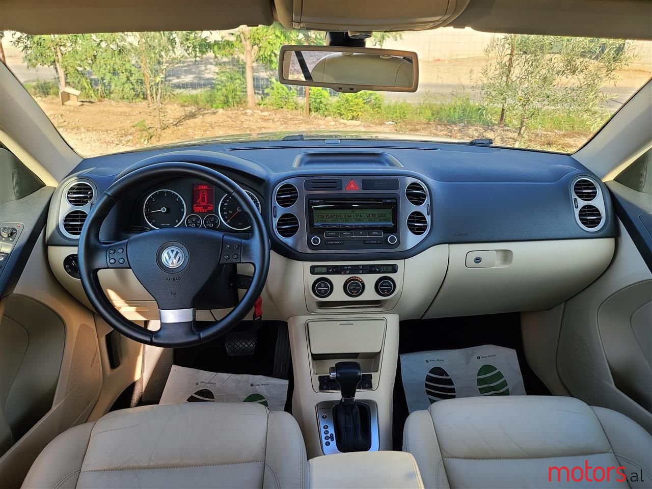 2009' Volkswagen Tiguan photo #5