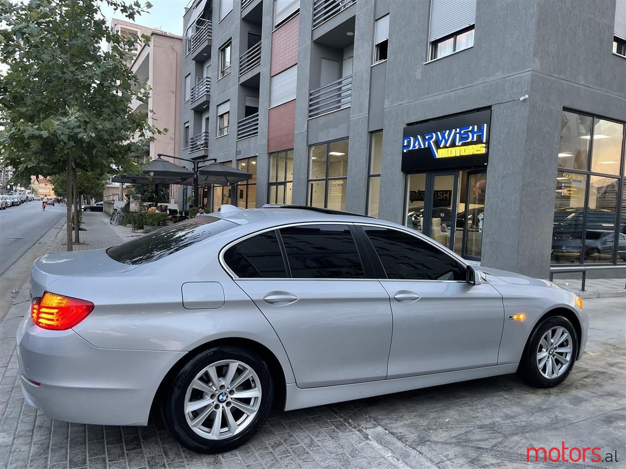 2012' BMW 520 photo #5