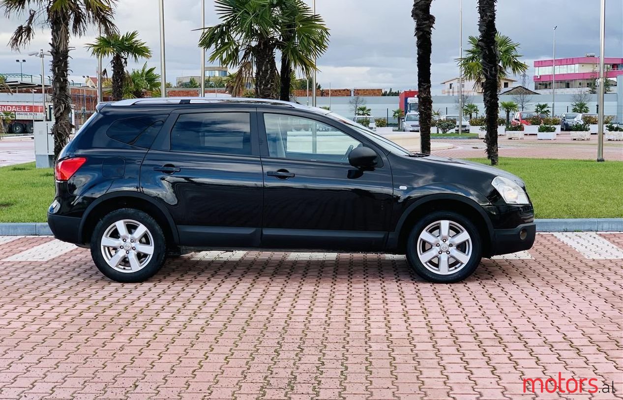 2008' Nissan Qashqai+2 photo #1