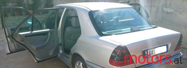 2000' Mercedes-Benz C-Class photo #2