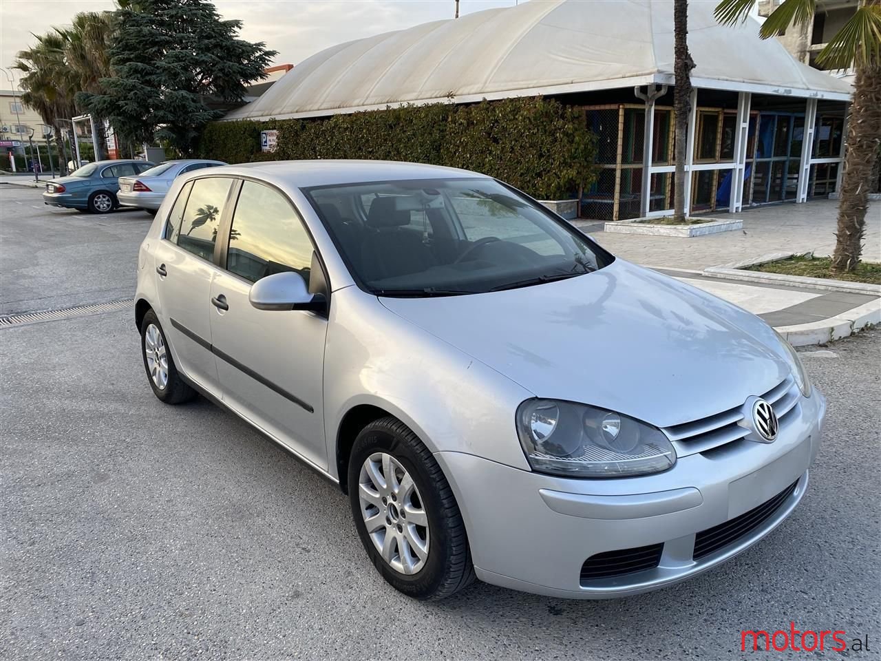 2004' Volkswagen Golf photo #3