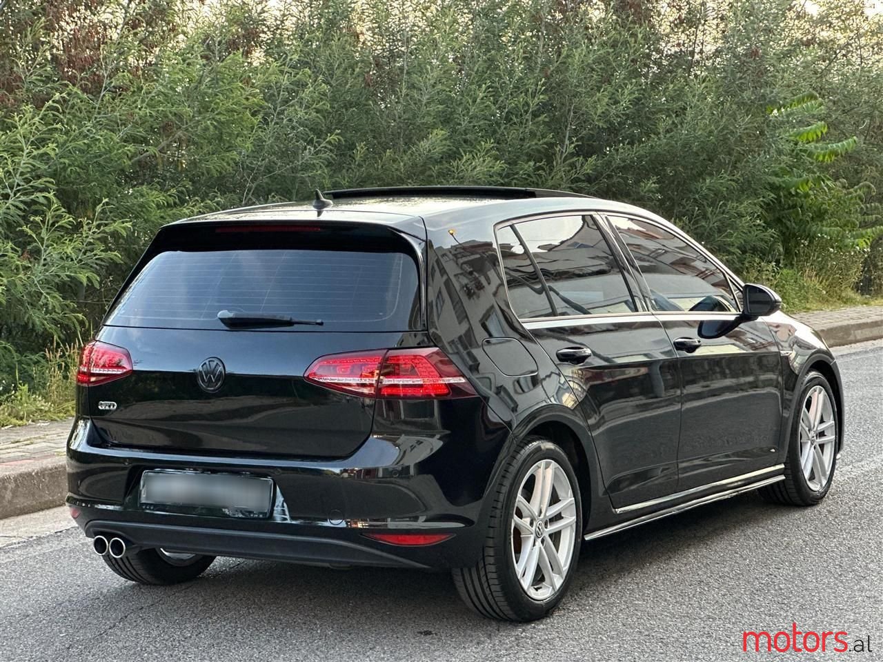 2016' Volkswagen Golf photo #3