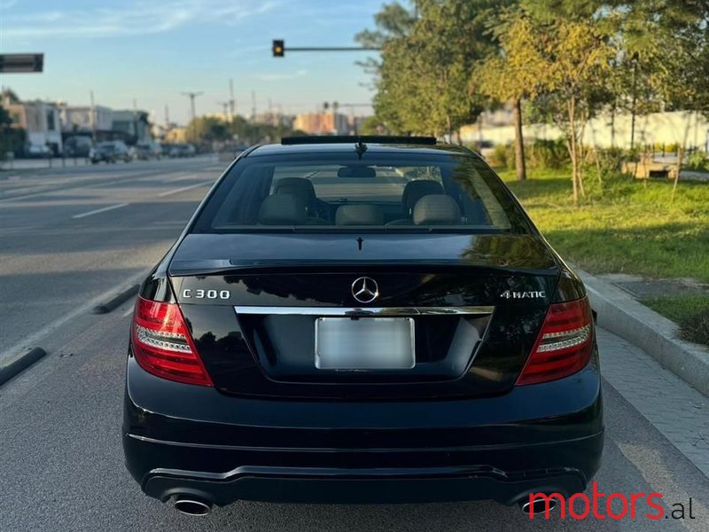 2012' Mercedes-Benz C 300 photo #3