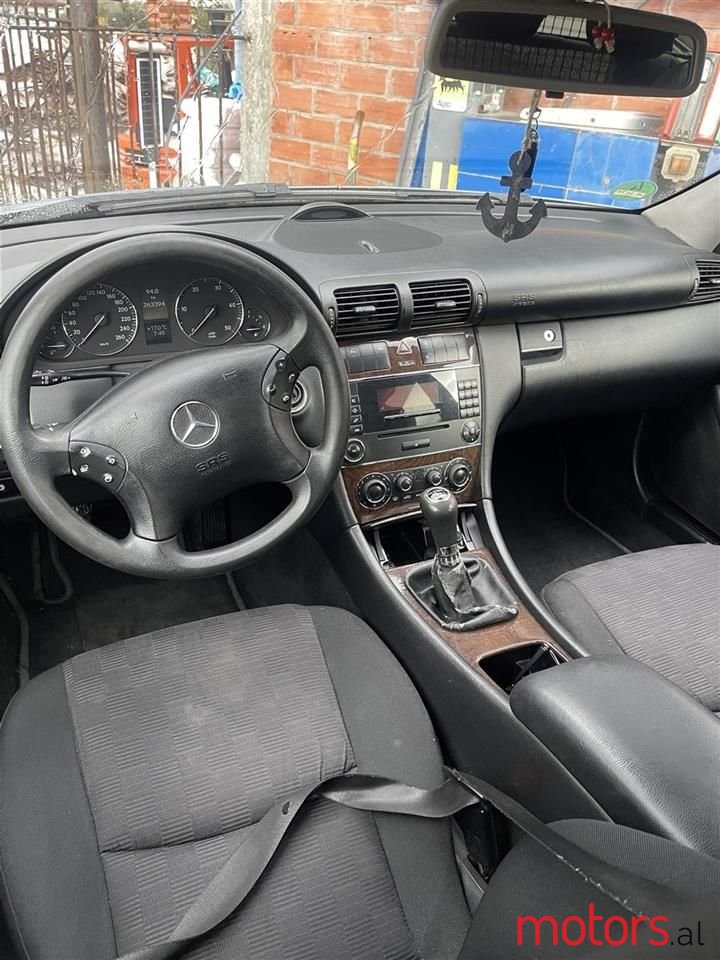 2004' Mercedes-Benz C 200 photo #4