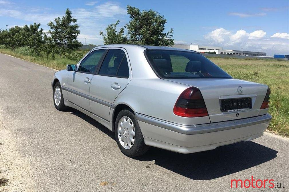 2003' Mercedes-Benz C 220 photo #2