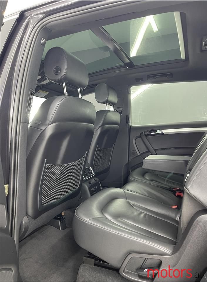 2012' Audi Q7 photo #2