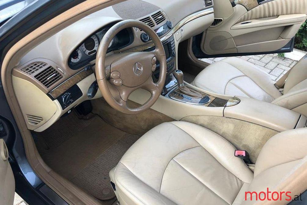 2008' Mercedes-Benz E 320 photo #1